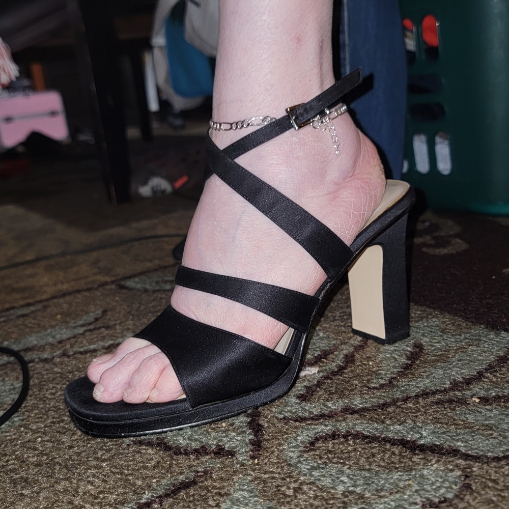 Sam & Libby Black Strappy Heels